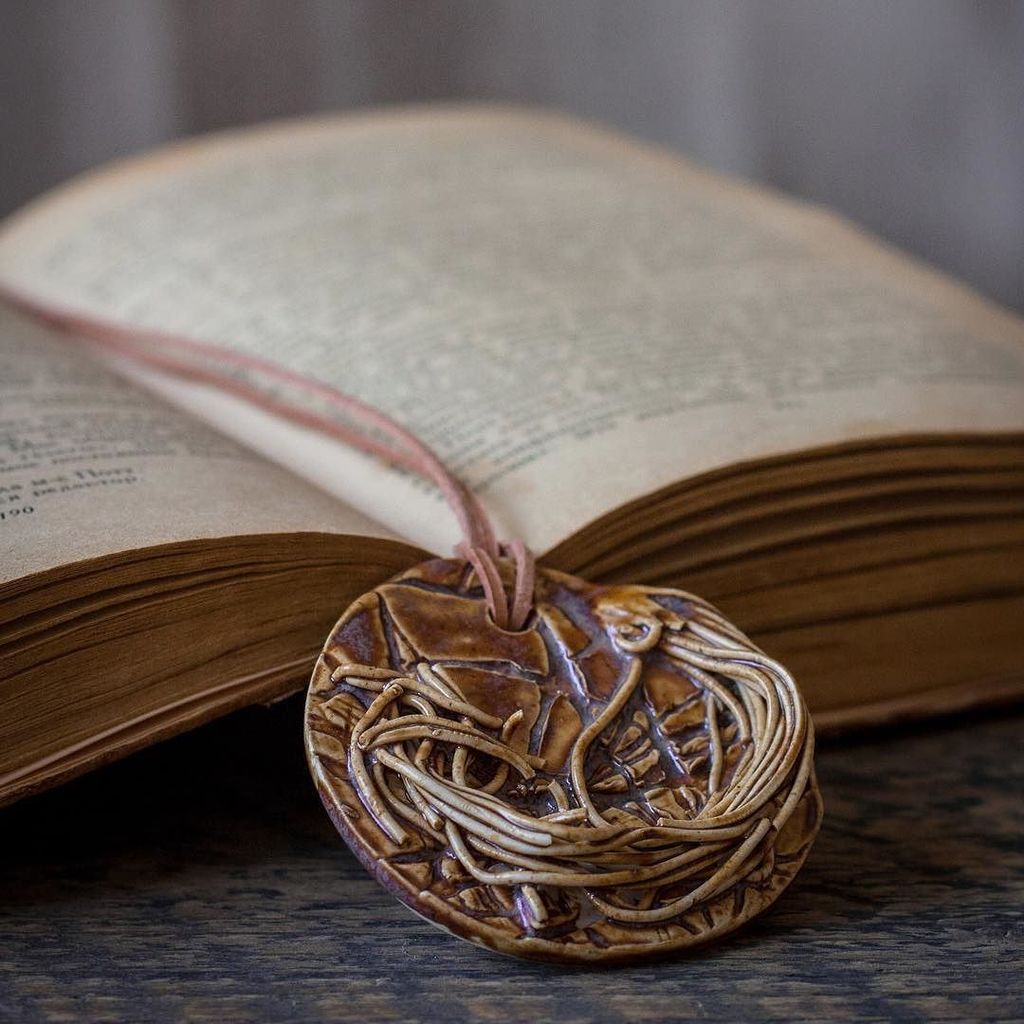 Inni_k's tweet photo. Abstract semi-porcelain pendant  #naturespantry_ceramic #mynpstudio #pendant #handmade_jew… https://t.co/zjPEncd7sX https://t.co/dOf0UcBa3X