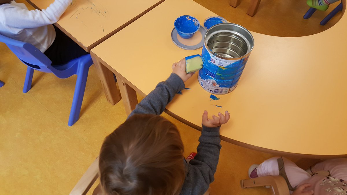 teacherpaloma's tweet photo. @Novaschool_es @SilviaPalomoCis Tin Can Bowling!!! #ProyectoDIY #1yo #MalagaCentro @mar_garmtnez https://t.co/TlmZjUZLzh