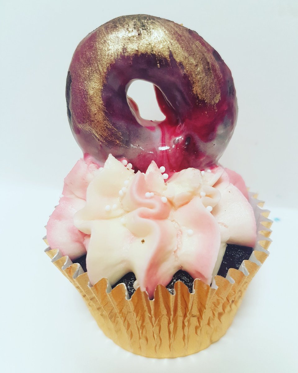 LilliOliver's tweet photo. #foodbloggers get in touch if you are based in the north and do not think the epicentre of culinary delights revolves in London @ILoveMCR 👊 https://t.co/1pWnCQV5cC