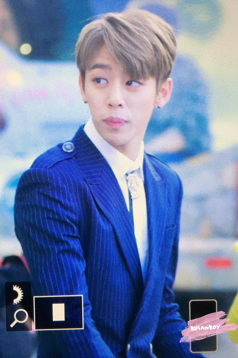 busanboy_ramyun's tweet photo. 161125 cultwo show #대현 @BAP_Daehyun https://t.co/qf8aVyWflz