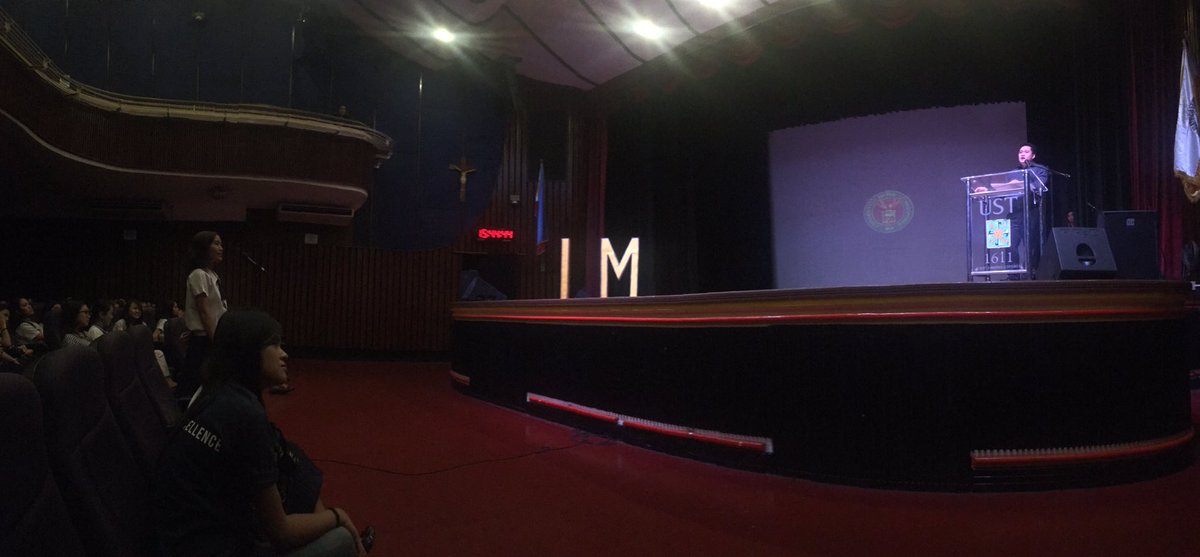 UST_LMSOC's tweet photo. Mr. Ricalde of UP Law School entertaining questions from the crowd #LSF2016 https://t.co/swX4dP18rg