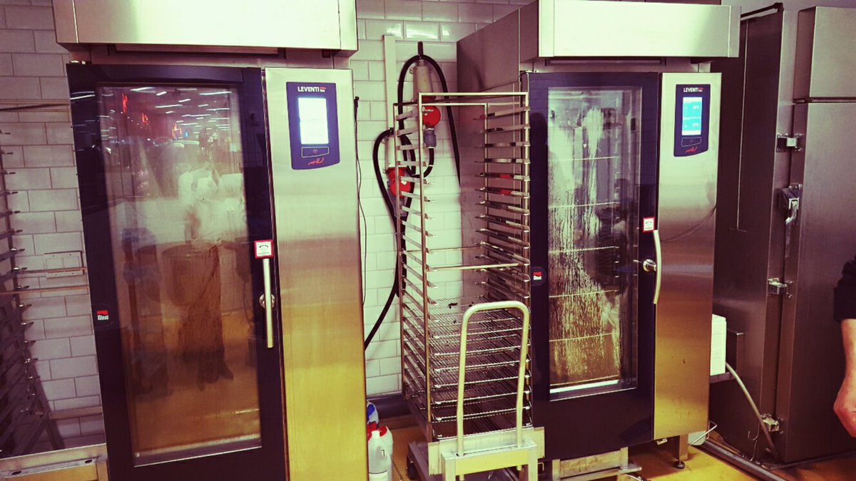 BenjaminGroot's tweet image. Ook voor het grotere werk hebben wij de oplossing. Zoals deze twee #Leventi Me roll-in combisteamers bij Slagerij Bloois in Rotterdam!