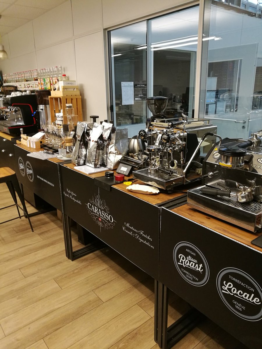 TripleMoneyDGN's tweet photo. Formation #Barista à #Geneve 😋😎☺ impossible de ne pas être super réveillé #cafeine #monkeydream #objectif2017 https://t.co/h3Re8Xknj5