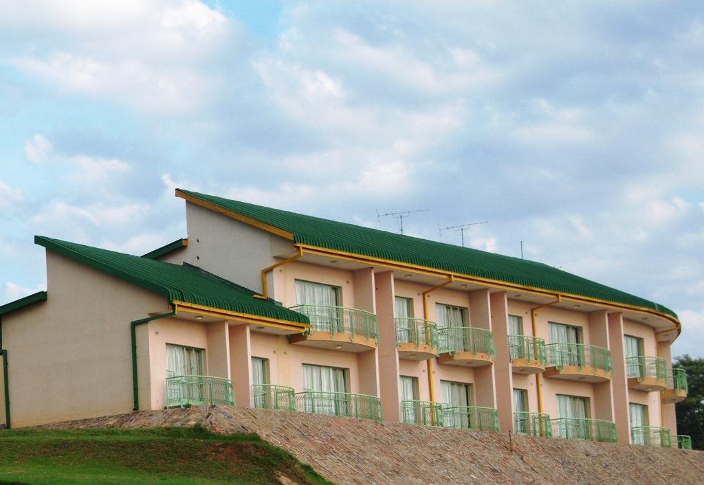 sam_in_zimbabwe's tweet photo. #CUThotel is a #2StarHotel in #Chinhoyi you can stay here for $50 #BedOnly on #weekends this #FestiveSeason #ChinhoyiCaves #VisitZimbabwe https://t.co/N3Ulu8IECn