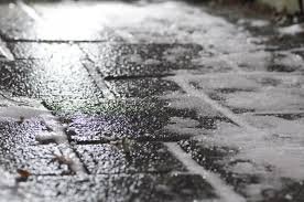 mea_bc's tweet photo. Take care on #icy paths today! Our contractors in Ballymena #TAL will be gritting the town centre pavements this morning where required. https://t.co/HycfHSgclF