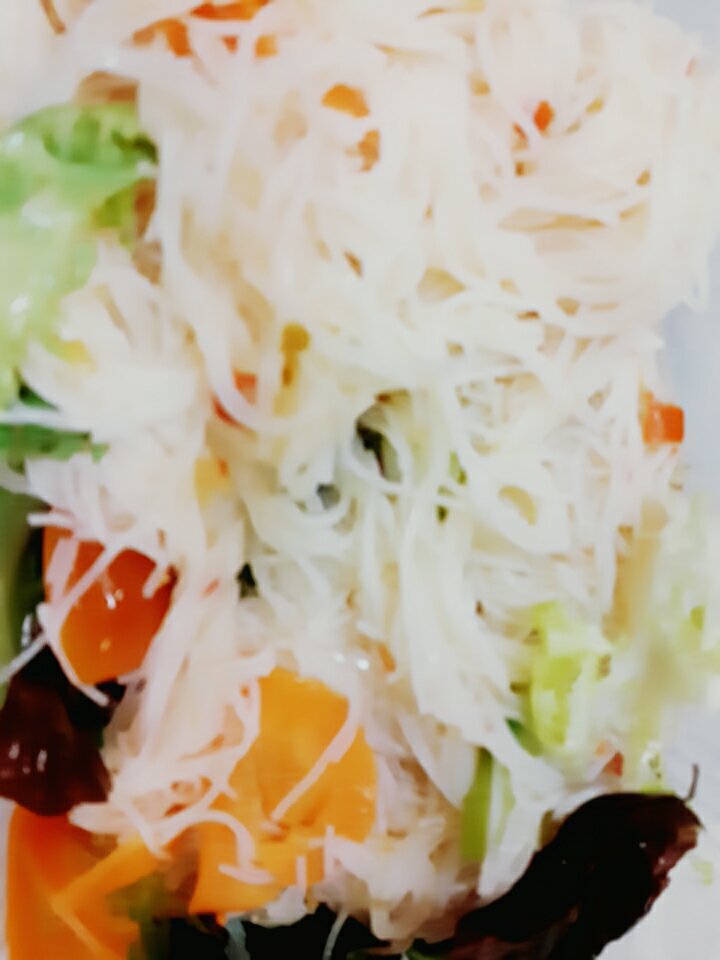 canguerai_carme's tweet photo. Fideus d'arròs a l'estil vietnamita ... #MeatLessDayUOC https://t.co/nja5kKb40J