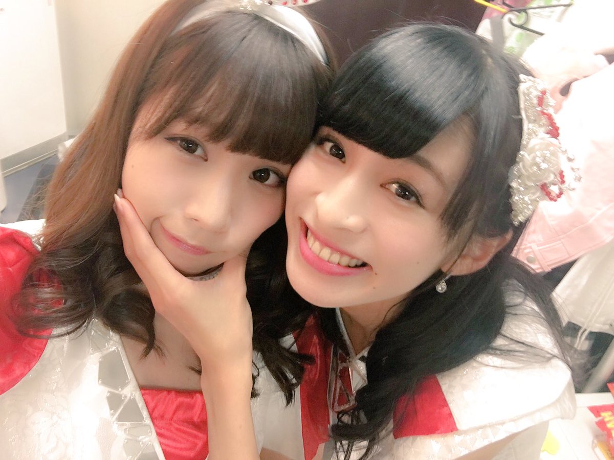 nontaso2525's tweet photo. 何があっても、のんのことずっと気にしてくれてた人、距離があった時もあるけど、やっぱり感謝と思い出が大きすぎて嫌いになれない大切な人ださきちゃんは😢💞また同じ衣装着れることがうれしい〜〜〜 #さきのん https://t.co/Ha5Fszw749