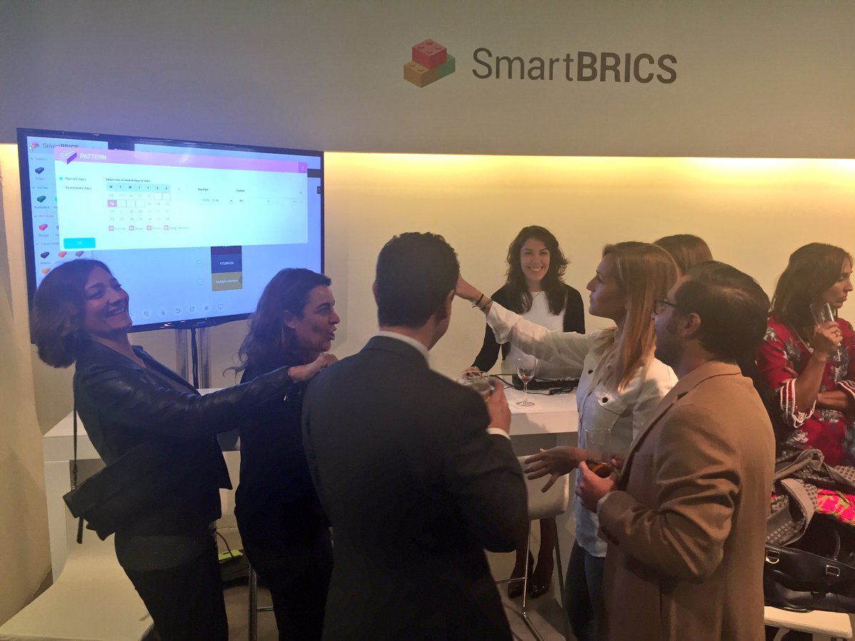 JCDecaux_ES's tweet photo. Aún no han probado la herramienta #SmartBRICS acercate, @MindshareSpain ya lo ha hecho #ImpulsOOH #PremioJCDecaux https://t.co/cD3t543Xl6