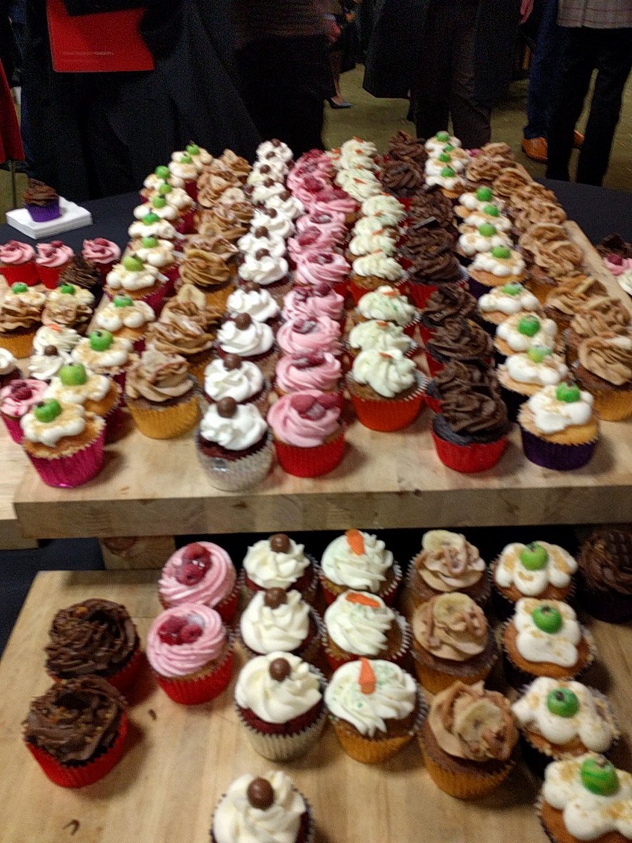 UoGSocAndCrim's tweet photo. @uniofglos #2016graduation #Criminology and #sociology AND #cake https://t.co/BPCbVE6lEX