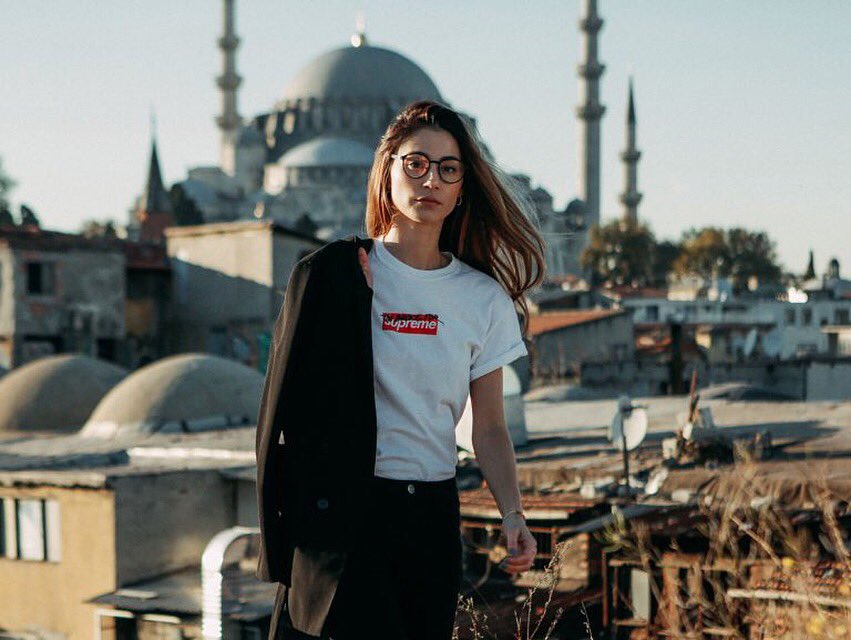 AysYuva's tweet photo. Rooftops and Mosques! https://t.co/KPOjfOnrey 🤓 Photo by @kazimgunyar https://t.co/PFsF0kwq3p