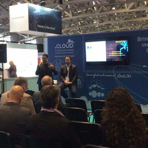 musti1507's tweet photo. Über den Nutzen von #HybridCloud für @smartvie_de vor Publikum auf der #ceef16 zu reden war ein Vergnügen! Danke 🙏 auch an @darz_gmbh https://t.co/burBJ9S3v1