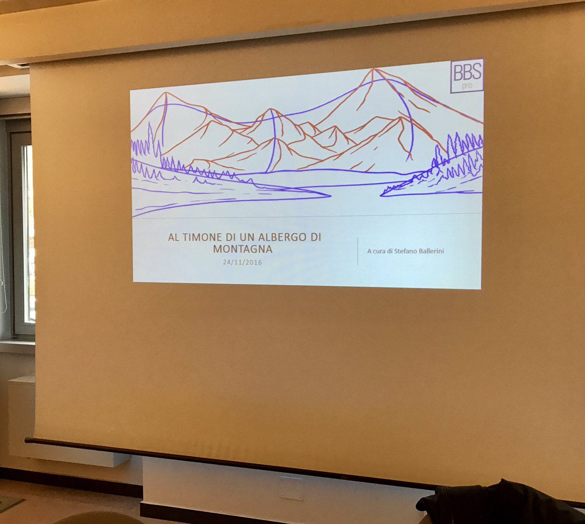 A Primiero - San Martino di Castrozza a raccontare come si costruisce il #pricing agli albergatori <a href="/BBS_pro/">BBS-pro</a> <a href="/Simostrella/">Simona Mastrella</a> #RevenueManagement.