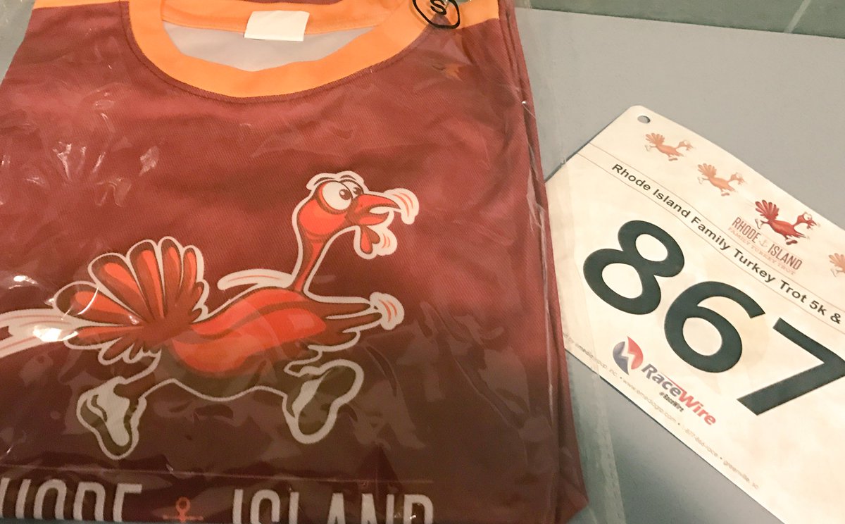 PnkBlkRunnaGrl's tweet photo. Ready to #complete the @AlysiaMontano #5weeks2ttc.. #Goodluck to everyone doing a #TurkeyTrot this AM.. Happy Thanksgiving!! 🍁🍽🦃 https://t.co/a9Q753zuKQ