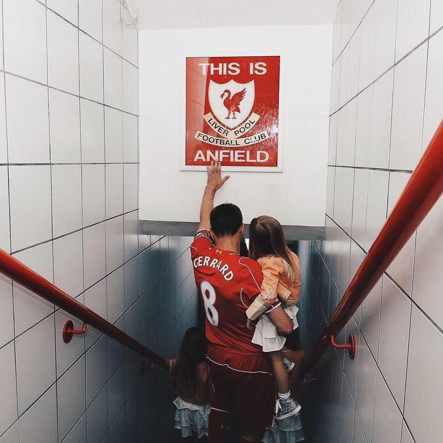 foot11com's tweet photo. "Le jour de ma mort, ne m'envoyez pas à l'hôpital. Envoyez moi à Anfield. Je suis né là-bas et je veux mourir là-bas."

Steven Gerrard - 👏 https://t.co/s0ldpLde9b