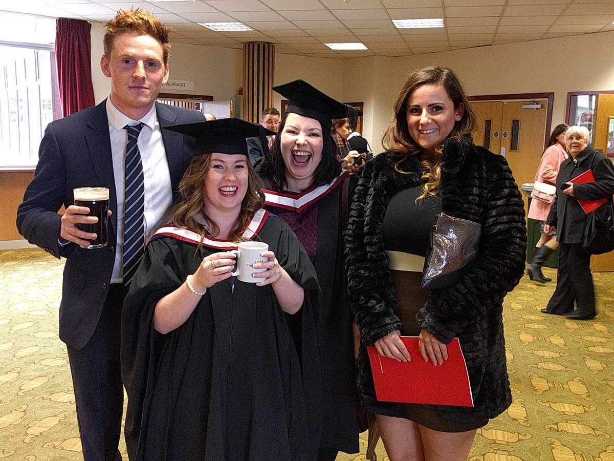 UoGSocAndCrim's tweet photo. @uniofglos #2016graduation #Criminology and #sociology https://t.co/B5ugZeLd8K