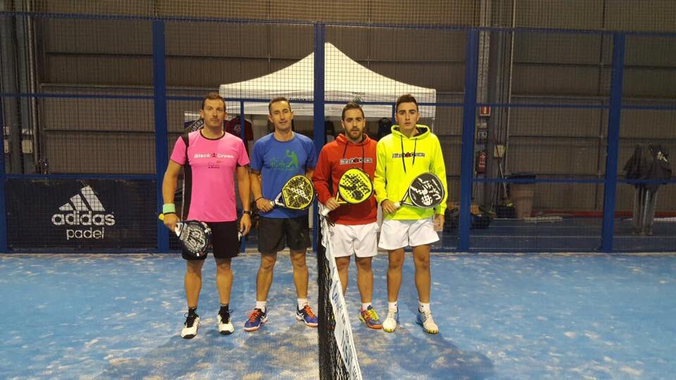 smashpadelin's tweet photo. MÁS PARTIDOS DE LA JORNADA DE AYER! #MasterFinal #Smashinn #Girona #Smash2016 https://t.co/Oo7kZWD2XO