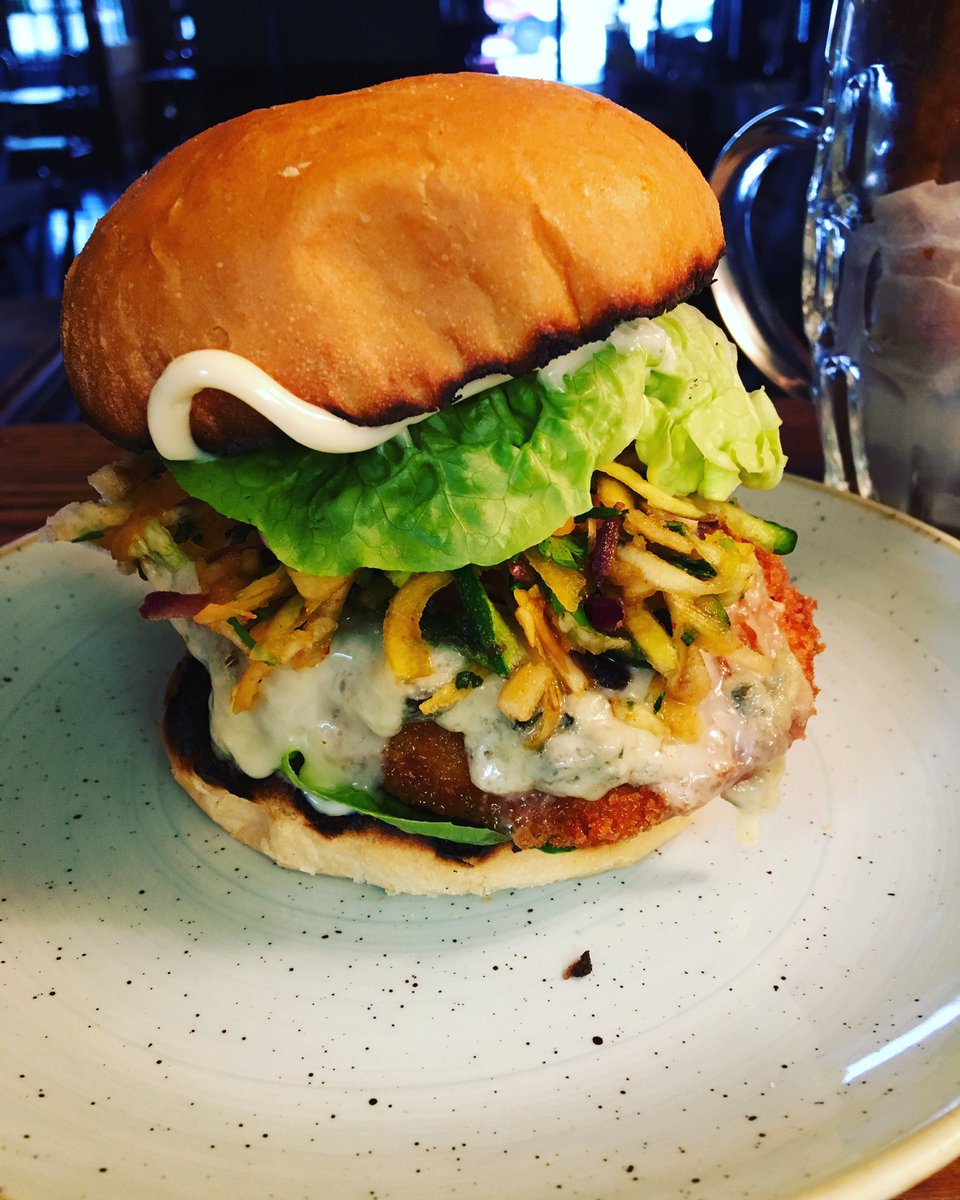 ChefHardiman's tweet image. Breaded butternut squash, Gorgonzola, winter slaw @Bell_E17 #veggiefood #walthamstowveggies #havethat