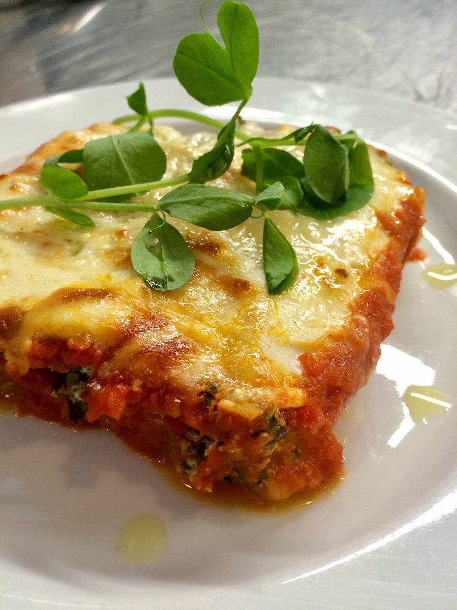 👏👏👏<a href="/MarlenaLigocka/">Marlena Ligocka</a> @ChefDeaneBBCW12 #greatfood Sweet 🍆🍅 lentils &amp;🍤 Jerk chicken, Spinach &amp; ricotta #Cannelloni @ServestFoodCo <a href="/ExtSharon/">Sharon Siggers</a>