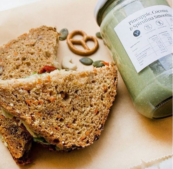 GreenGurus_de's tweet photo. Wir liefern Mo-Fr 9:00-14:30 und 18:00-21:00Uhr diese und andere Köstlicheiten zu dir nach Hause oder ins Büro. #byebyefoodcoma #greengurus https://t.co/ArRGO9a2kH