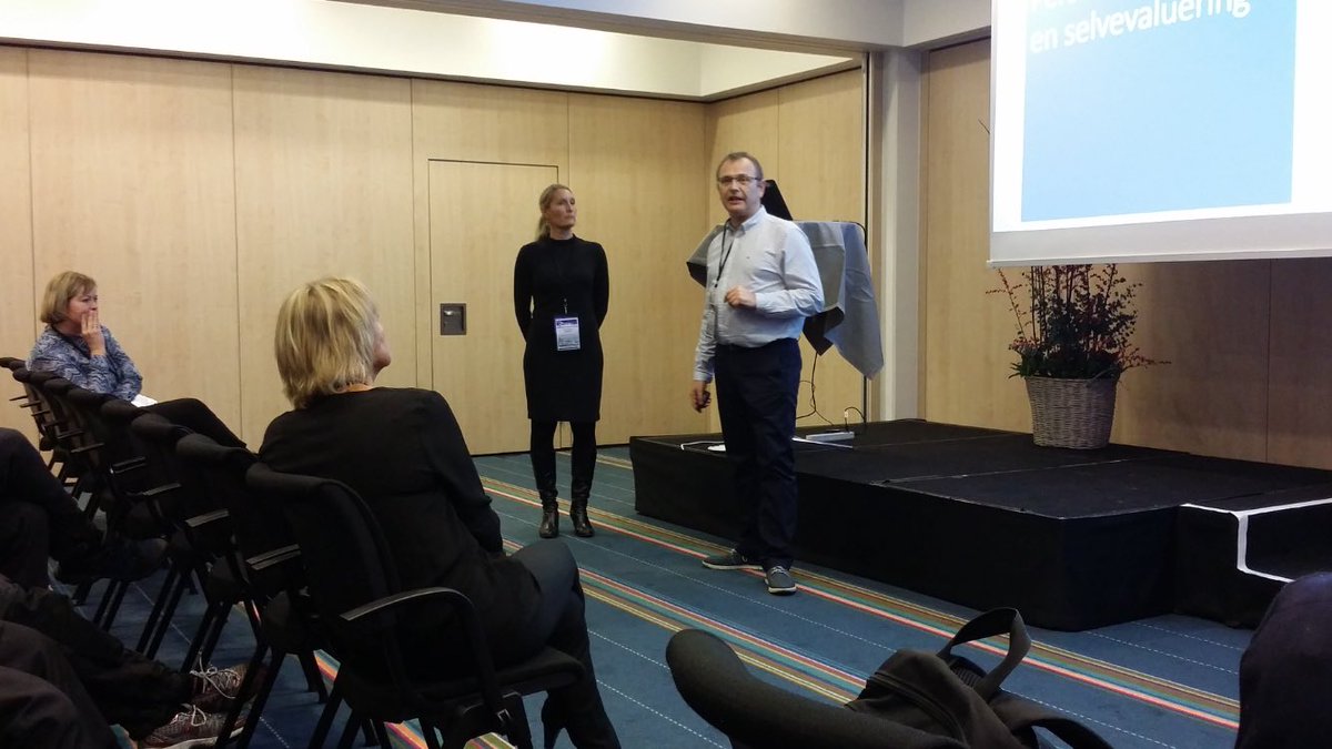 PoulMossin's tweet photo. Har lige holdt et oplæg på DEMC7 i København om certificering af alle akutsygeplejersker i Region Sjælland. #DEMC7 https://t.co/Oq7fgDfuBz