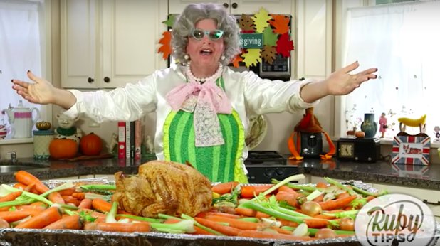 MrsRubyTips's tweet image. Happy Thanksgiving, darlings! Wishing you a holiday full of family, friends and food.