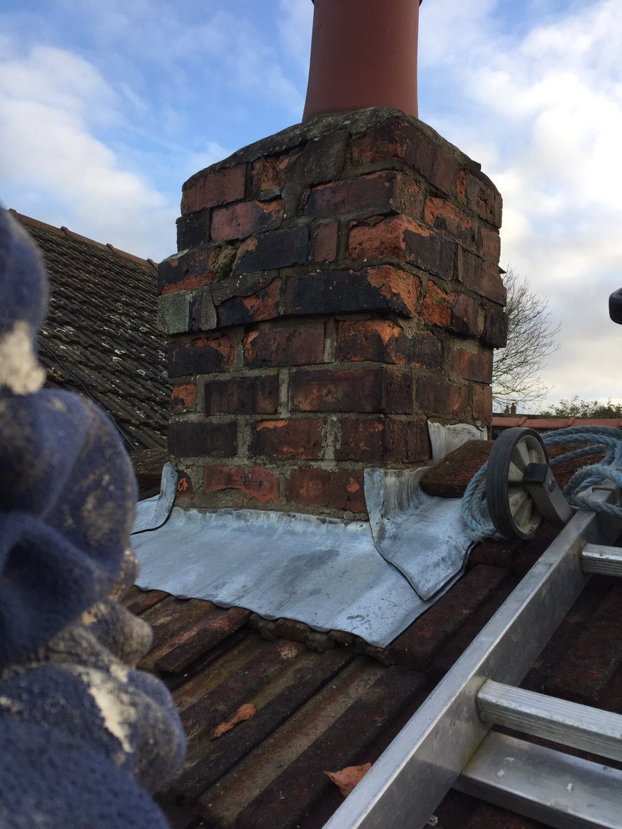 broadway1510's tweet photo. Today's job take down one chimney and cover roof whilst I have this roof top view https://t.co/sjSQDUKtKQ
