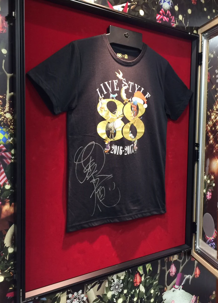 安室奈美恵 Tシャツ セブンネット限定 マジカルクリスマスＶｅｒ．レア CyBAzOKUcAAbU3y?format=webp&