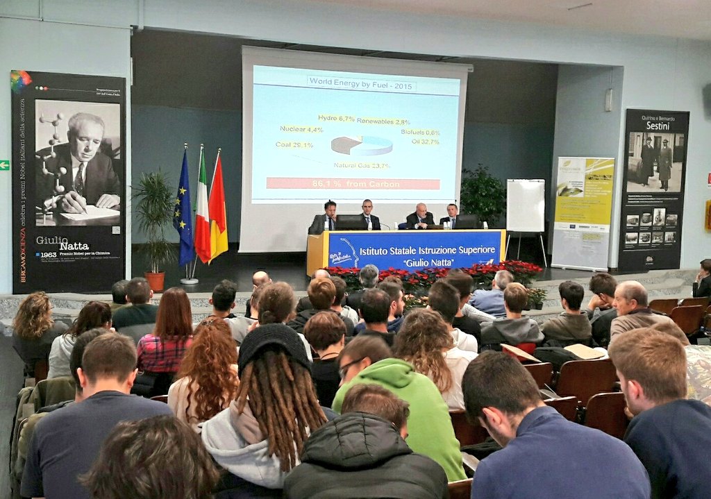 RadiciGroup's tweet image. Giuseppe Riva @PlasticsEurope parla di #EconomiaCircolare all&apos;Istituto Natta in occasione della giornata formativa dedicata #LIFE_Programme