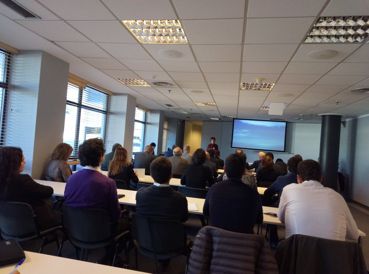 Cluster_Energia's tweet photo. Carmen Sanz de la Cámara de Comercio Hispano-noruega, presenta las oportunidades del mercado noruego y cómo adentrarse en éste #GTOil&amp;Gas https://t.co/fmzfKVjLGG