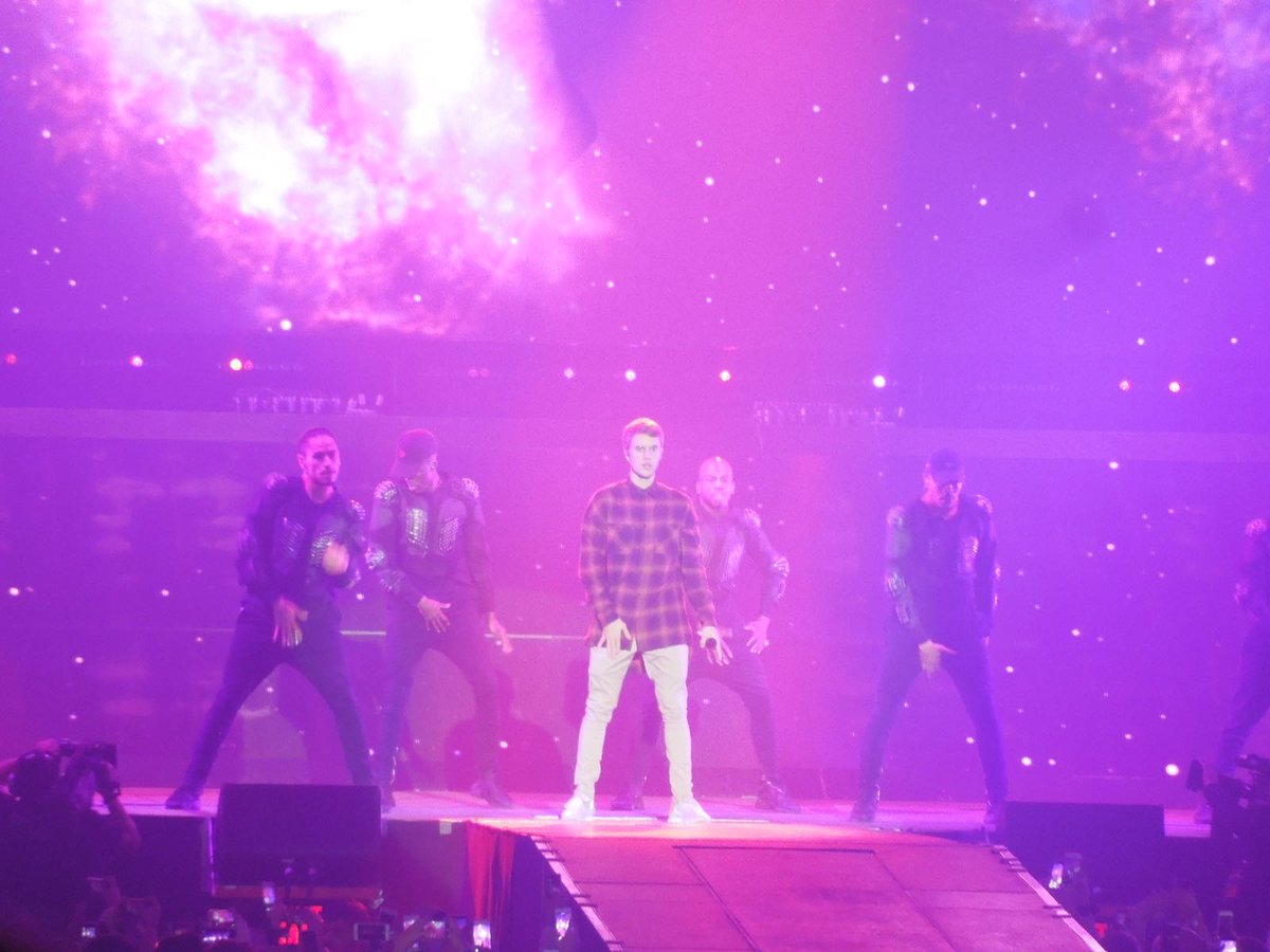 UniversalSpain's tweet photo. Recordando una noche espectacular con @justinbieber #PurposeTour https://t.co/o00TkRqpF1