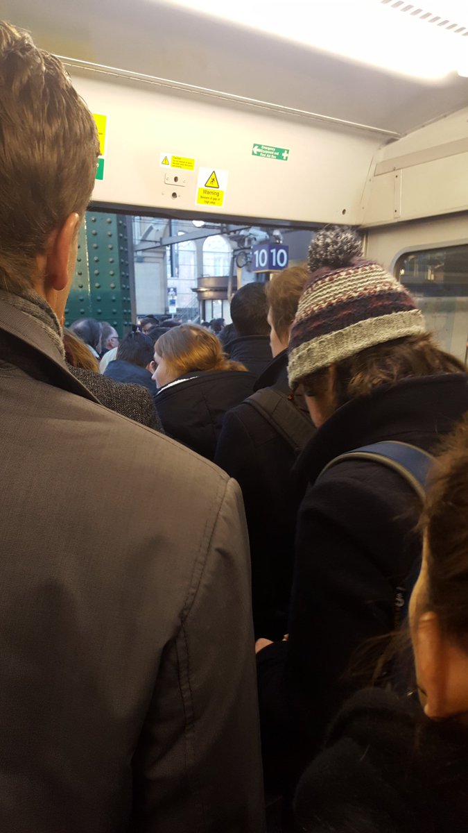 cdono5849's tweet image. Cant get off the train as the platform is jammed packed with people trying to get through barriers. Is this safe @scotrail? #platformedge