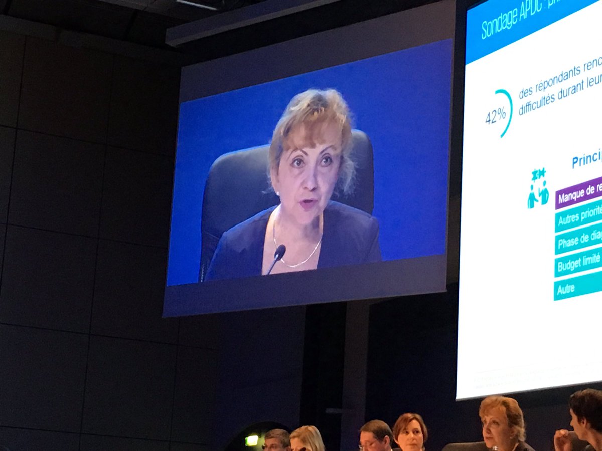 APDC_FRANCE's tweet photo. Myriam Guillotin prΓ©sente les tendances liΓ©es Γ un sondage de 30 groupes cotΓ©s concernant #IFRS15 #ADC2016 @KPMG_France https://t.co/EcJjXvCzSc