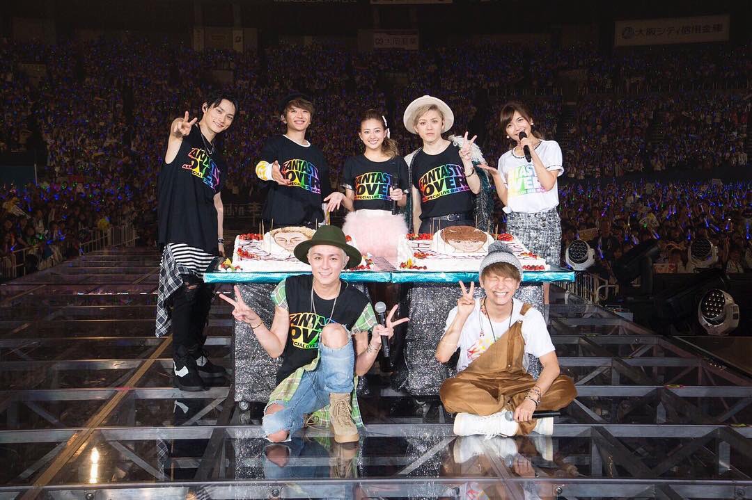 0712lov's tweet photo. NEW YEAR PARTY2017開催決定！！

今年ないのかと不安だったけど決まって良かった☺️❤️
これは絶対当てたい！！！

今年の年末AAA見放題じゃん💭💞
紅白も決まってめでたいことばかり。

#AAA https://t.co/0m5a2Q0RlL