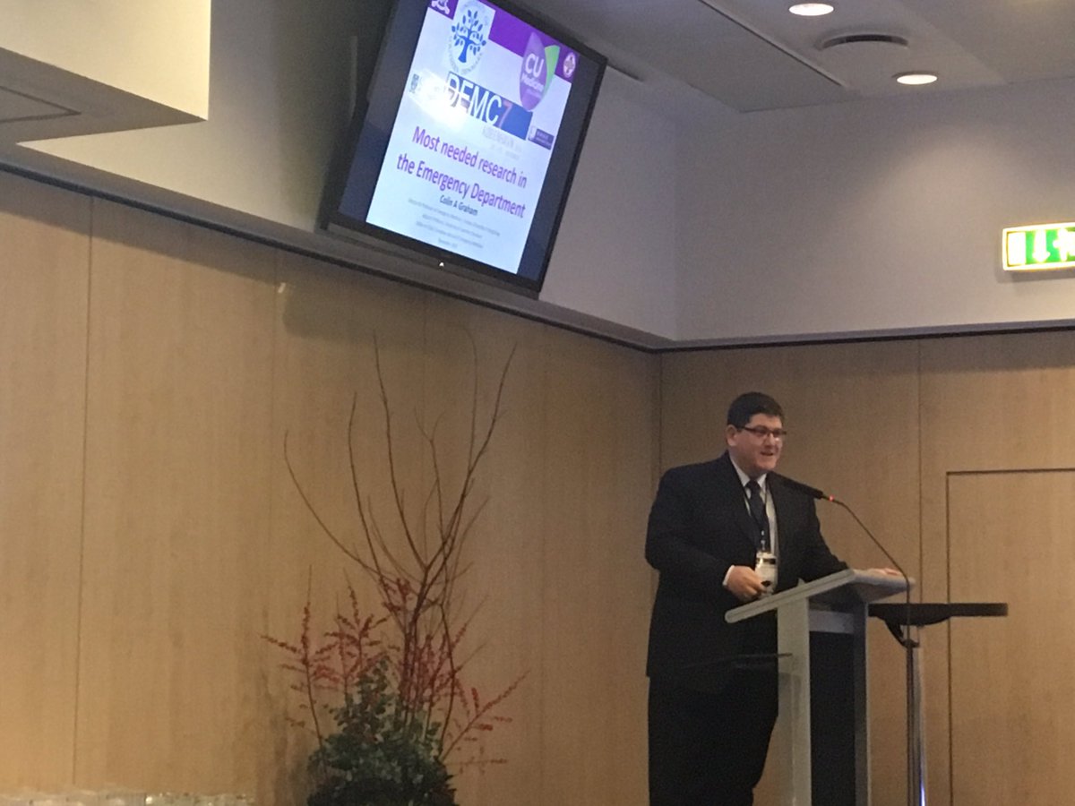 AbdoKhoury00's tweet photo. @EJ_EmergencyMed chief-editor about research in EM  @EuroSocEM #demc7 https://t.co/MkjPJrmktZ