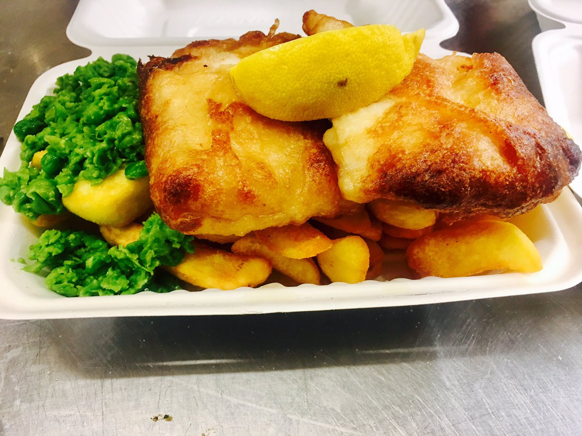 globefowey's tweet photo. BLACK FRIDAY SPECIAL! Fish and chips for the same price as last week with free gifts (Salt,vinegar,lemon,parsley, gift box) £7.50 delivered! https://t.co/3fnfRV20Pm