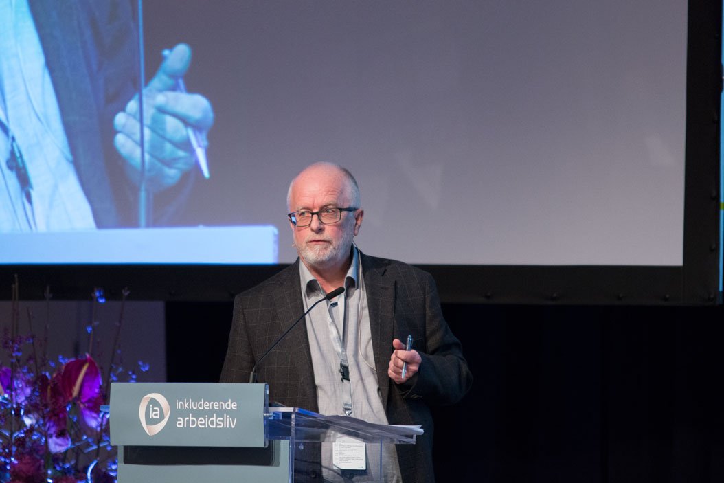 Arbeidsdep's tweet photo. Faggruppen for IA-arbeidets rapport, presentert av Stein Langeland på #iakonf, finner her: https://t.co/oYFqJPhE82 https://t.co/4f4vCsIVd6