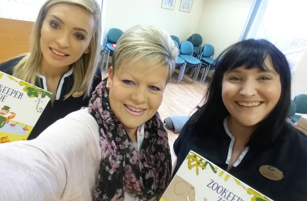 suesmith1465's tweet photo. @PACEYchildcare @Joshjeeves @arrowmaker76 @Emilygracer3937 @nataliesharpe_ Boots Opticians &amp; Pacey childminders  support childrens literacy https://t.co/yIXWGtmtOf