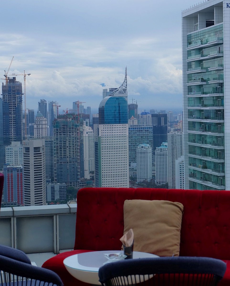 Cloud_JKT's tweet photo. #istheplace to enjoy Jakarta City view from Rooftop bar 49thFloor
At The Plaza Office Tower Jl. MH. Thamrin Kav 28-30
#cloudlounge #bluesky https://t.co/A43uodp18G