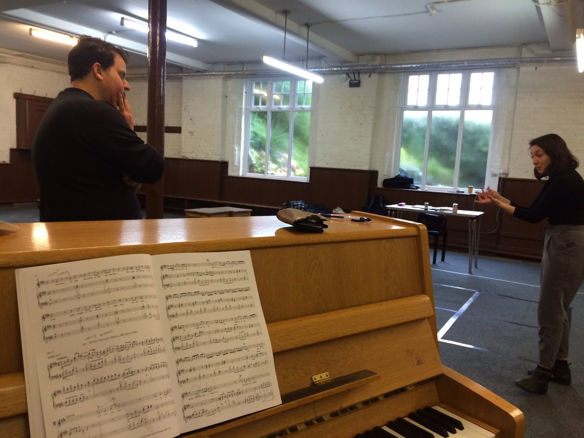 Salon Opera tweet media