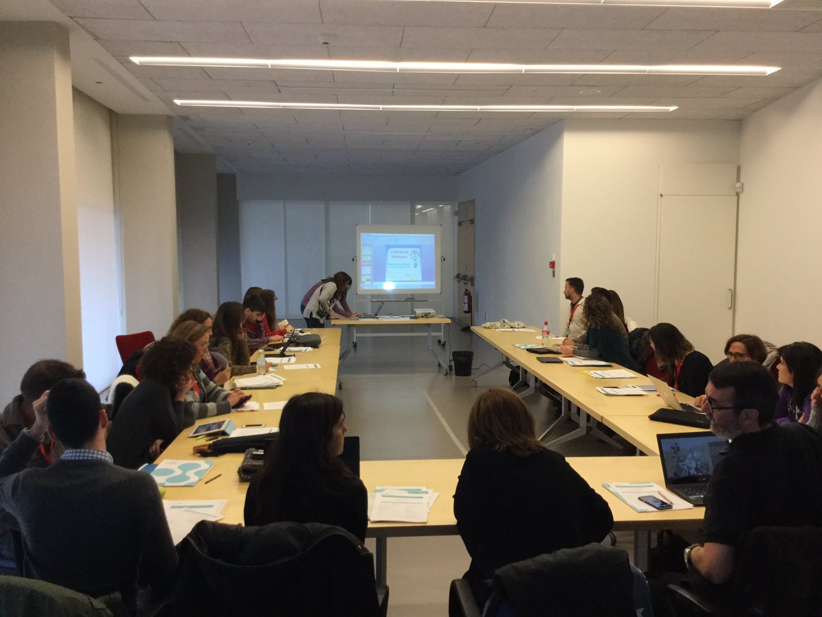UNIRResearch's tweet photo. Ya estamos presentado nuestros proyectos de divulgación en #comcired Nosotros hablaremos de #u2016 de @UNIRResearch https://t.co/8hwZ0jmGNg