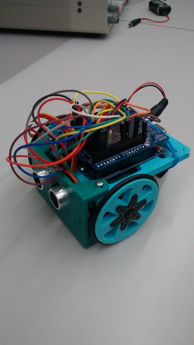 FabioskySG's tweet photo. Creando #TUBOT #UAH @UAHes @eps_uah https://t.co/jlXTNu78GL