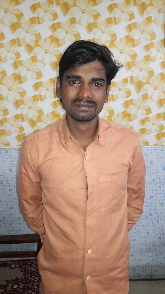 जीआरपी इलाहाबाद की चौकी नैनी द्वारा गिरफ्तार। <a href="/SRDSC_ald/">Sr.DSC.ALLAHABAD</a> <a href="/drmncrald/">DRM PRAYAGRAJ, NCR</a> <a href="/GMNCR1/">GMNCR1</a> <a href="/Uppolice/">UP POLICE</a>