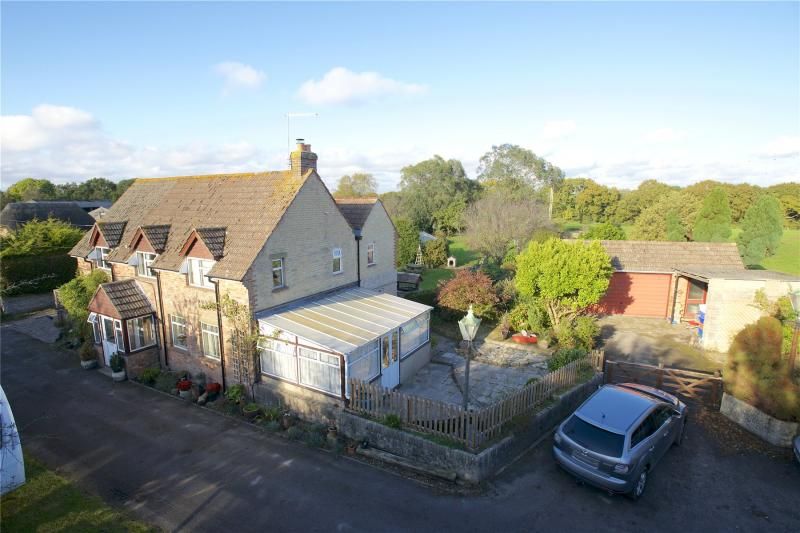 DomvsProperties's tweet photo. This generous family home is rural, yet close to amineties https://t.co/dSDP7Er5vJ #Property #Dorset #Stoborough https://t.co/2ctaG2rFAs