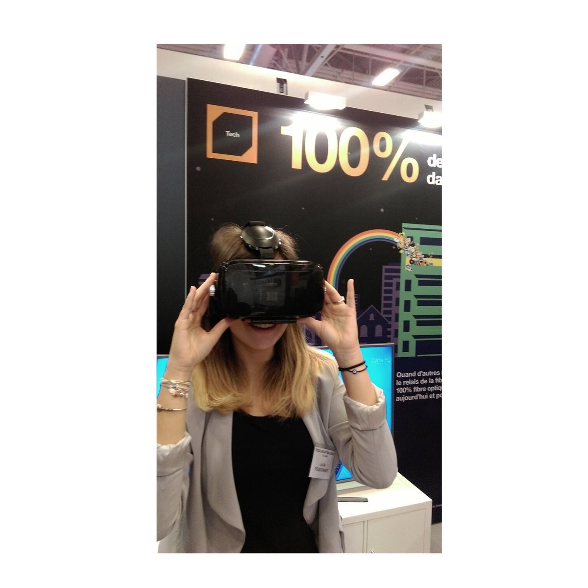 LucileP1's tweet photo. La vie en rose, c'est démodé. Voyez la vie en Orange 😉✨ #100pour100fibre #orange #Saloncopro https://t.co/rhfBCAWVVR