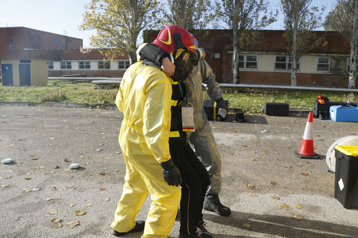 UMEgob's tweet photo. #epRiesgosTecnologicos Equipo #USAR #BIEM1 realiza labores de búsqueda y rescate de víctimas en ambiente contaminado https://t.co/cO87dWnZC1