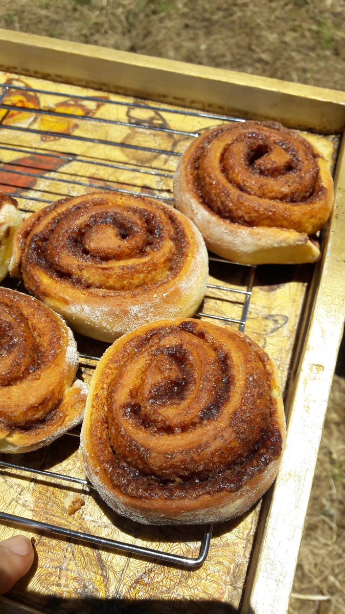 CathHPrice's tweet photo. @MuggyIceGoat @romangal30 @LesothoUltra I also baked for u! 😆 Some Carbs. You always need carbs at #LUT2016 https://t.co/wcYZQKLaDw