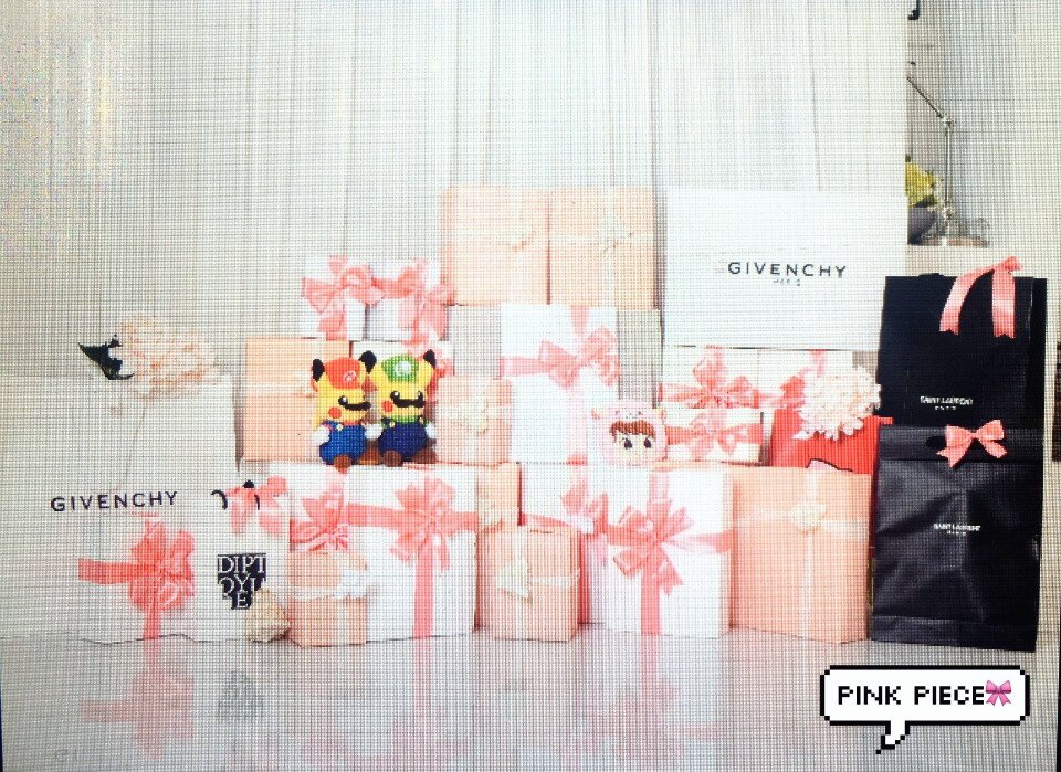 pinkpiece_jin's tweet photo. [🎁💕] 스물다섯번째 조각 HALF-TIME 
조금 이르지만 석진이의 25번째 생일 서포트를 전달했어요😘 참여해주신 모든분들 너무너무 감사합니다! 석찌 없는 한국은 너무 추우니까 얼른 돌아와요🙌💕 https://t.co/0y1Rx9lTek