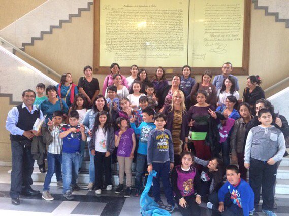 lilyperez's tweet photo. Ayer recibí a la hora de almuerzo la visita de los niños de la escuela Los Pozos de la comuna de Canela IV región.💥 https://t.co/lrZgrpPmNi