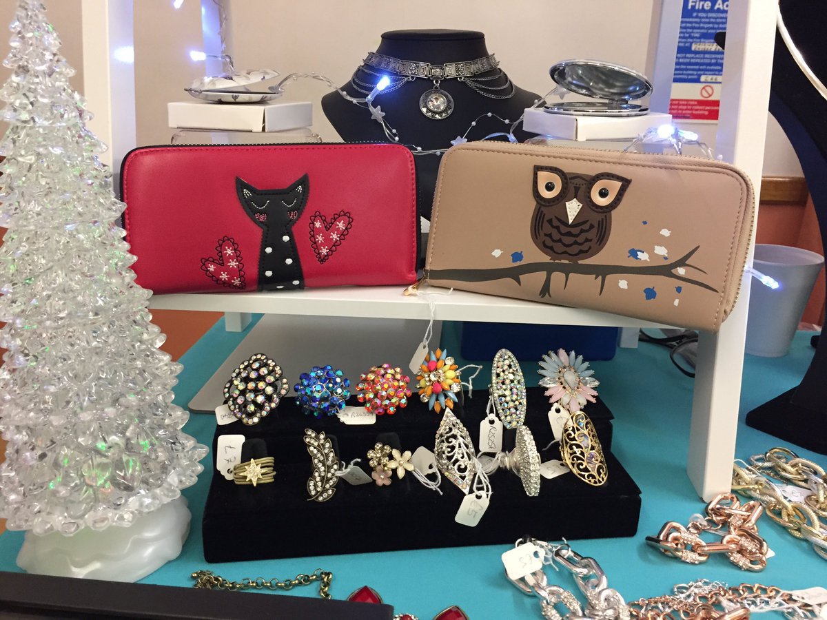 PrettyPrezzies's tweet image. Tomorrow #Fri25th we'll be in #Kelvedon for the #XmasLights&amp;amp;Fair at the #InstituteHall #CO59AA 6-9pm