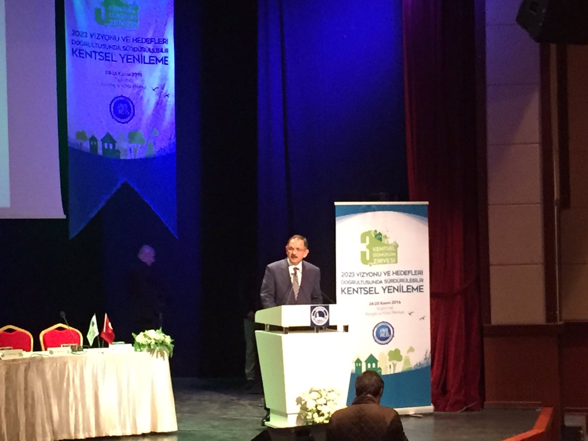 #Kentseldonusum #gayrimenkul Çevre ve Şehircilik Bakanı Mehmet Özhaseki 3.Kentsel Dönüşüm Zirvesi'nde kentsel dönüşümün öneminden bahsediyor